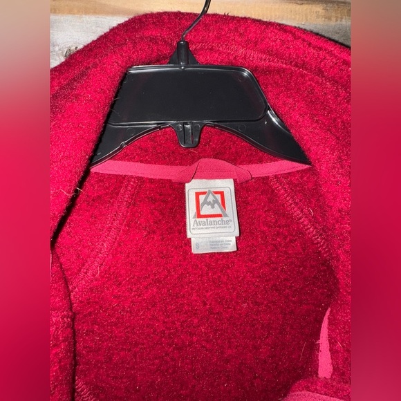 Avalanche- women’s small- red zip up jacket, string adjustment, two pockets - Picture 5 of 5